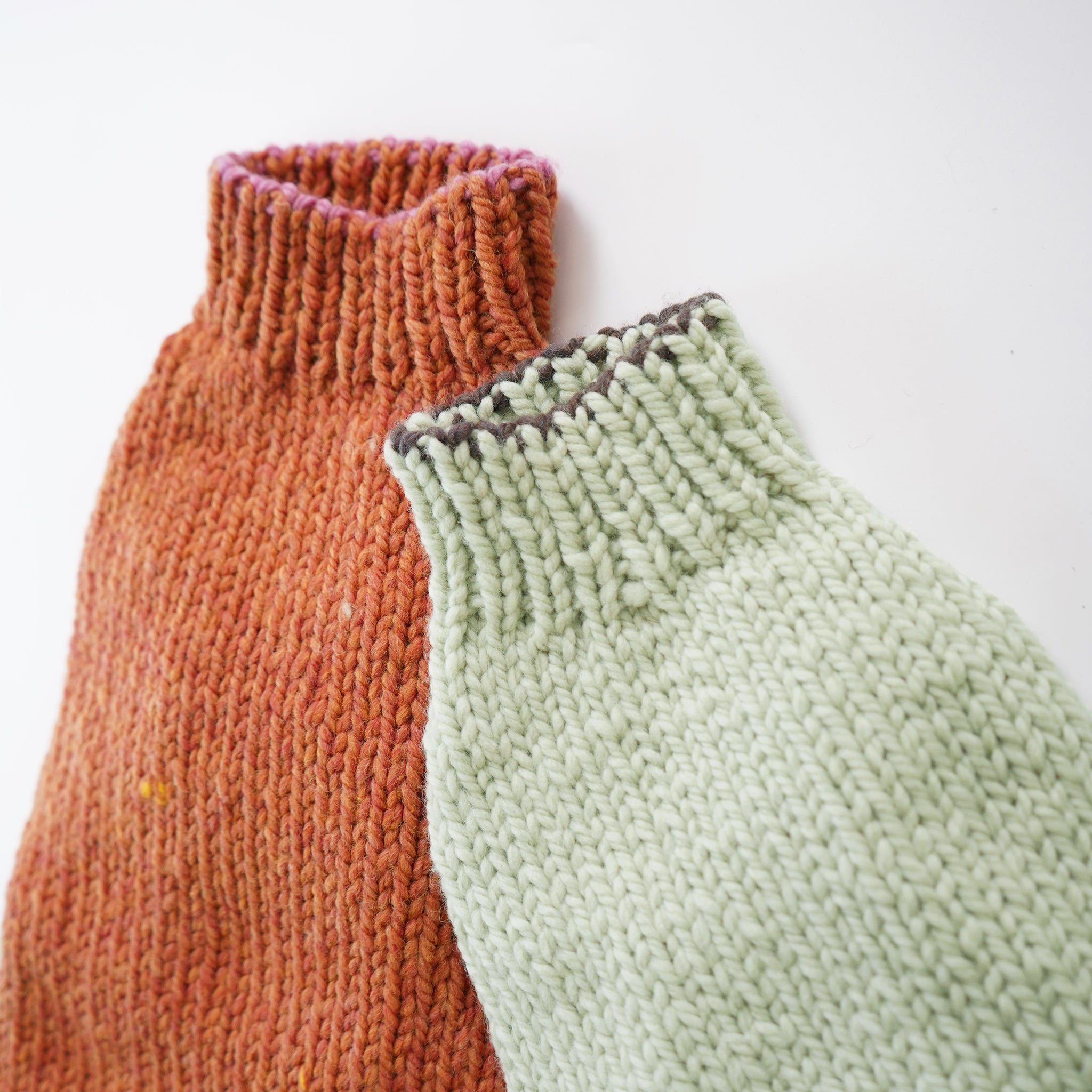 チャンキーウェイトの太めの毛糸がカジュアルな雰囲気